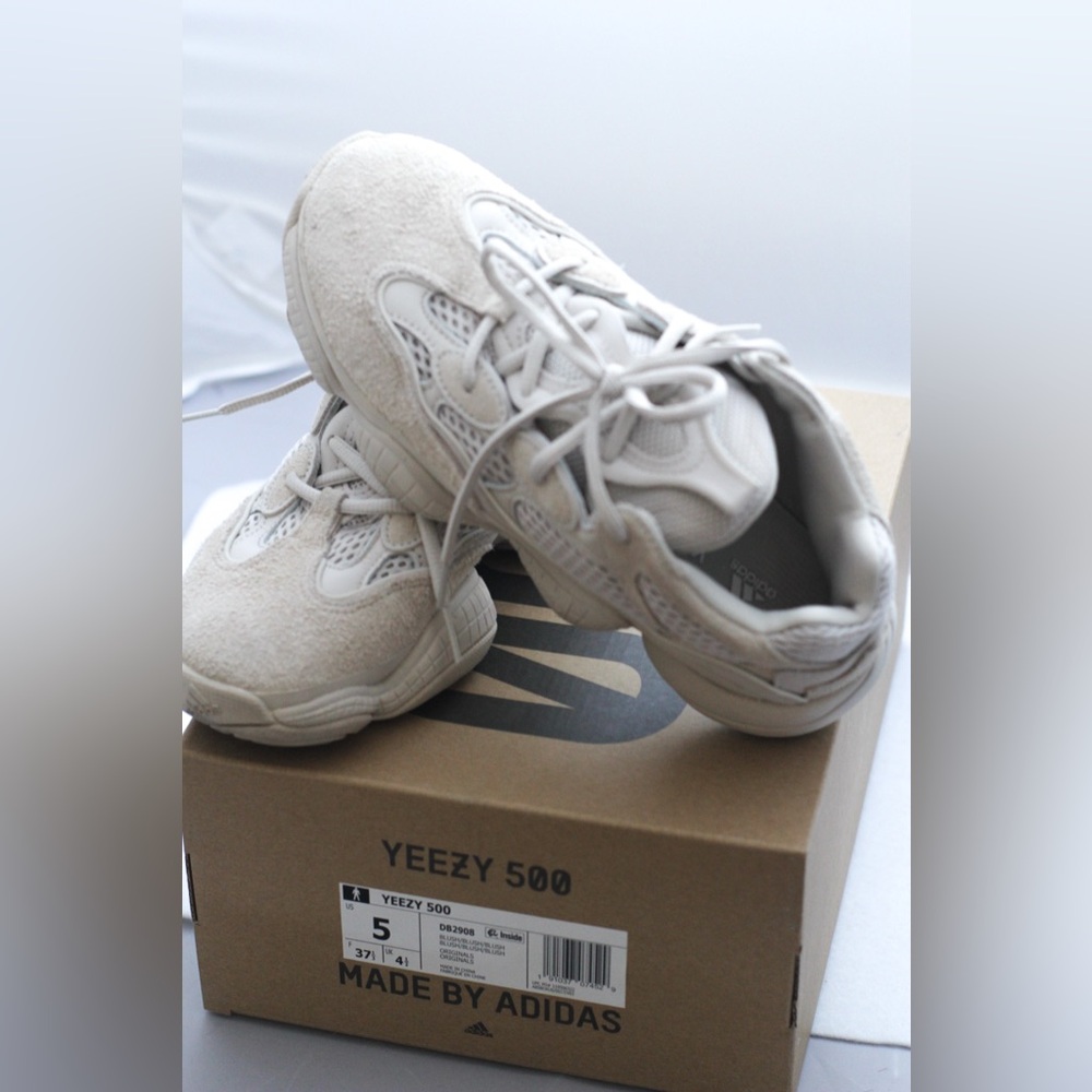 Adidas Yeezy 500 blush desert rat DB2908 men’s size5/UK size 4.5/Women's size 6